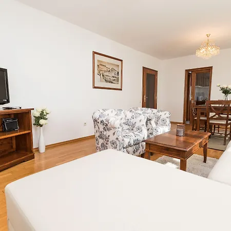 Castello Apartament *