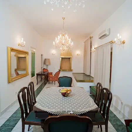 Castello Apartament *