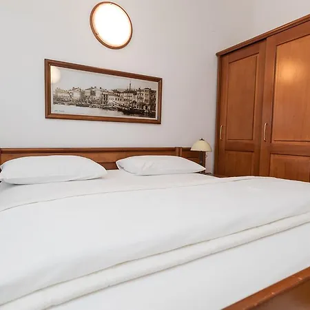 Castello Apartment