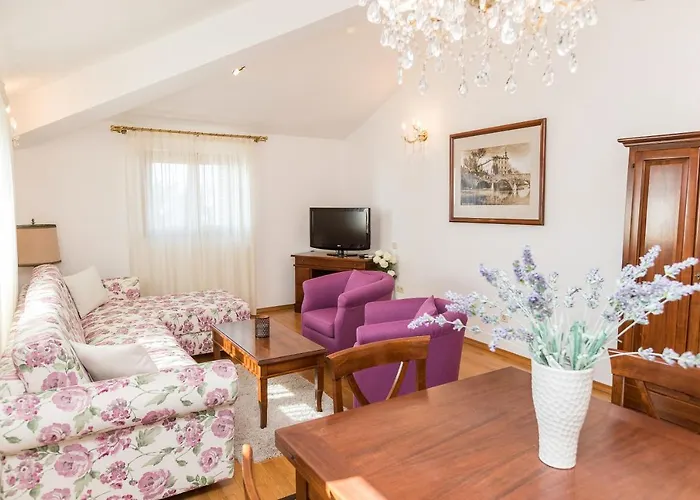 Castello شقة تْسْغيكفانِتْسا