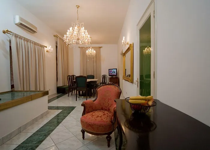 Castello شقة تْسْغيكفانِتْسا