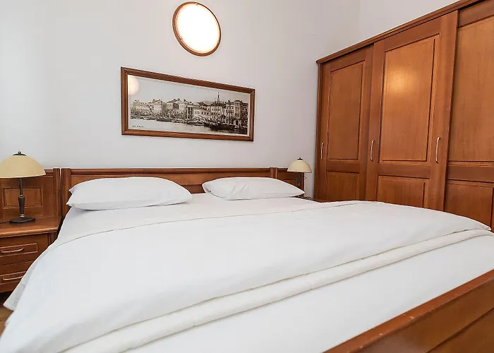 Castello Apartman *