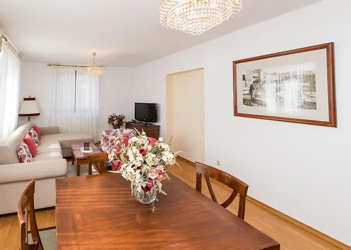 Castello * تْسْغيكفانِتْسا