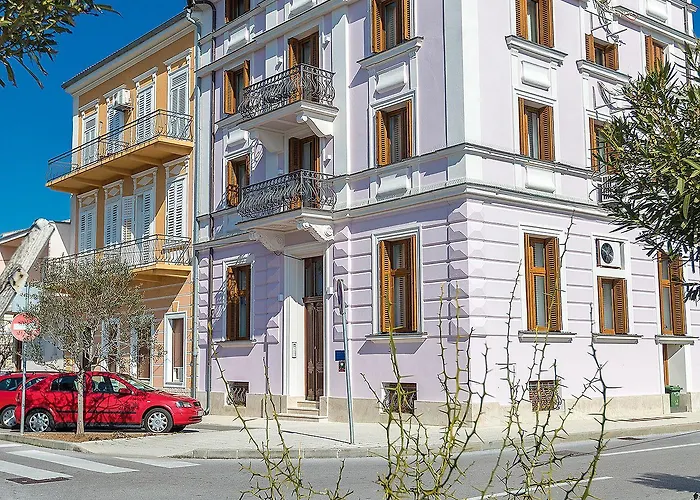 Castello تْسْغيكفانِتْسا