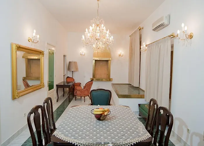 Castello Apartman *